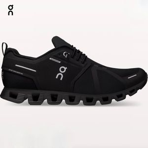 NWT On women’s waterproof cloud 5 sneakers, black, size 10.5